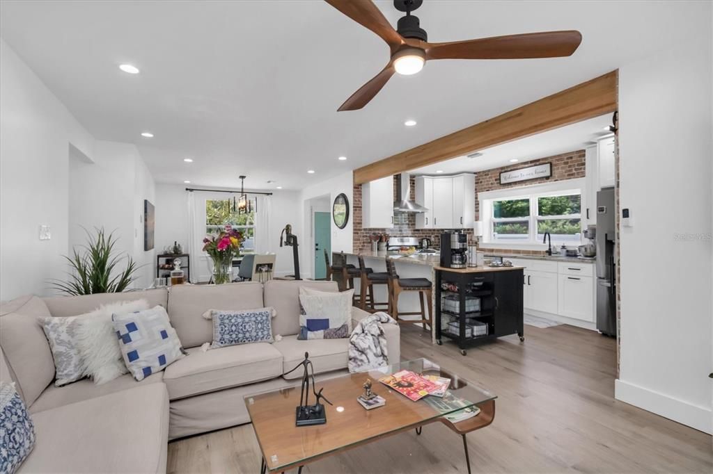 Active With Contract: $699,000 (3 beds, 2 baths, 2123 Square Feet)