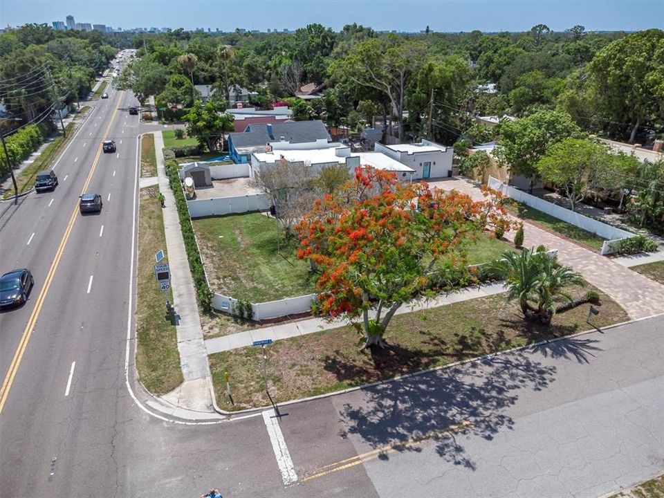 Active With Contract: $699,000 (3 beds, 2 baths, 2123 Square Feet)