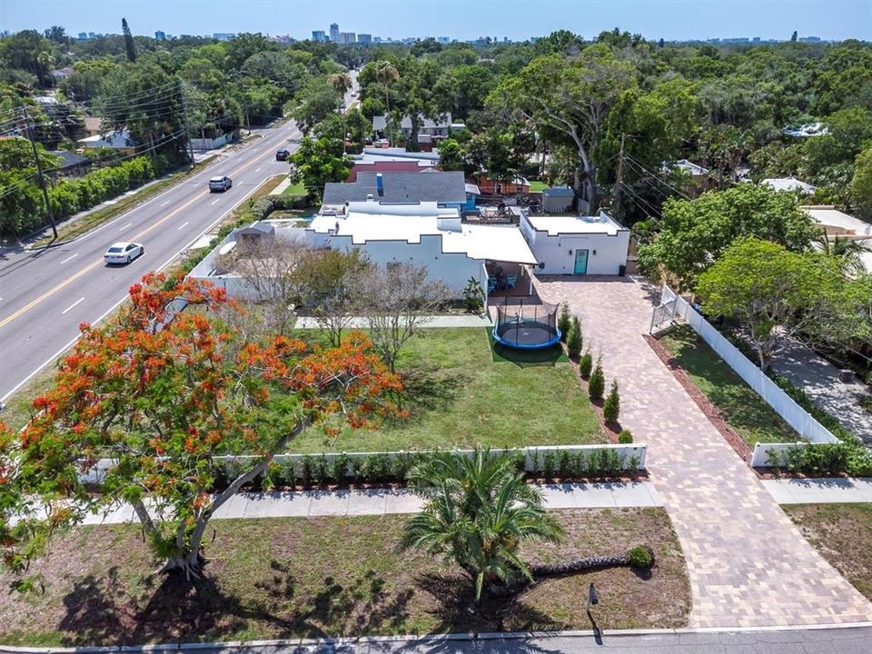 Active With Contract: $699,000 (3 beds, 2 baths, 2123 Square Feet)