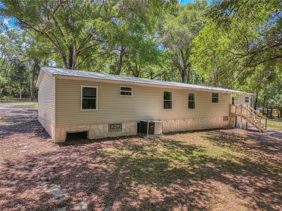 Active With Contract: $399,900 (3 beds, 2 baths, 1944 Square Feet)