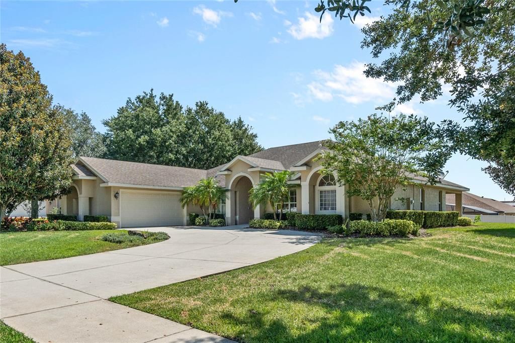 For Sale: $615,000 (3 beds, 3 baths, 2407 Square Feet)