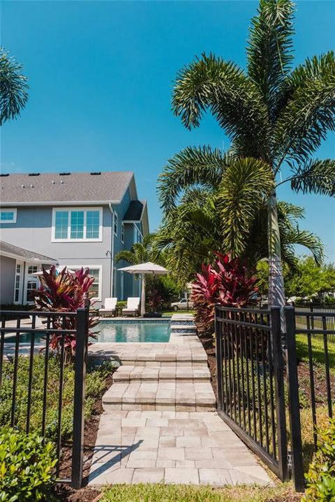 Recently Sold: $1,050,000 (4 beds, 3 baths, 3207 Square Feet)