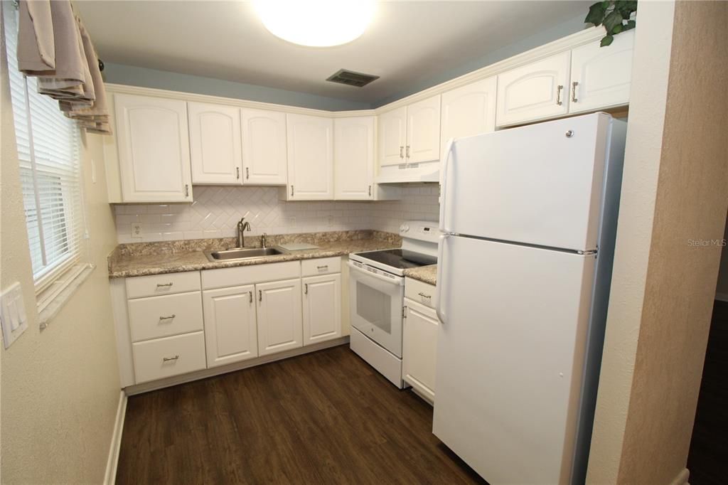 Recently Rented: $1,650 (2 beds, 2 baths, 984 Square Feet)