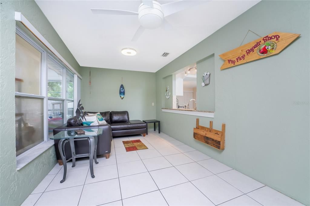 For Sale: $350,000 (3 beds, 2 baths, 1552 Square Feet)