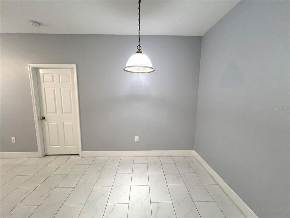 For Sale: $235,000 (2 beds, 2 baths, 1106 Square Feet)