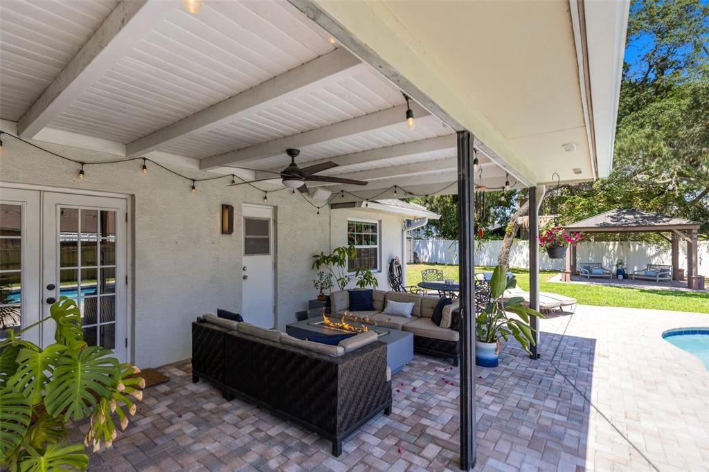 Active With Contract: $575,000 (4 beds, 2 baths, 1892 Square Feet)