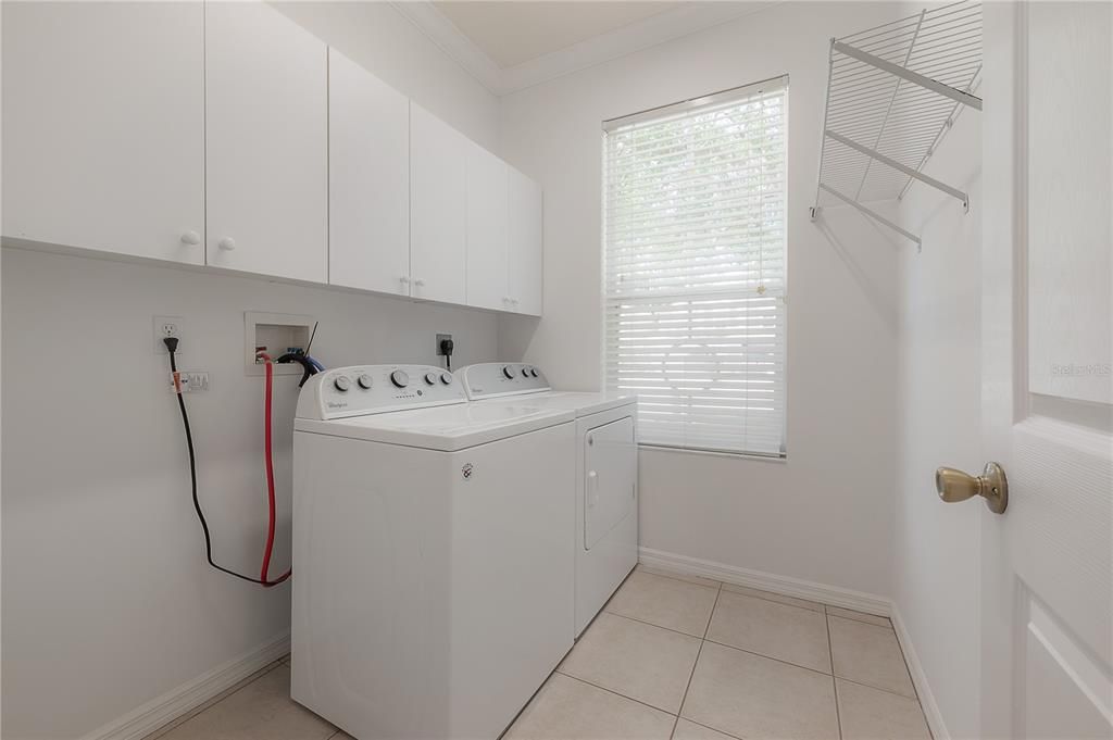 For Sale: $370,000 (2 beds, 2 baths, 1412 Square Feet)