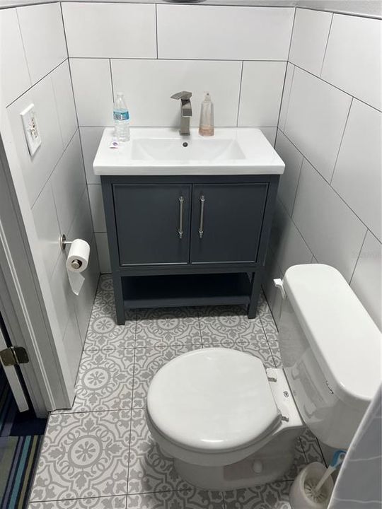 Newly, renovated guest house bathroom