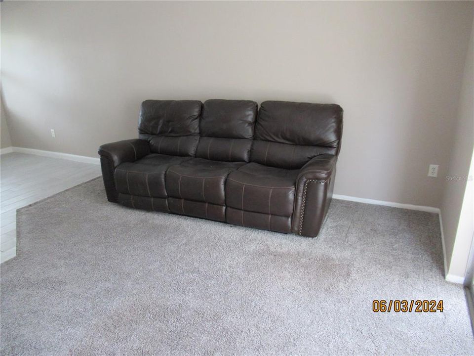 For Sale: $165,000 (2 beds, 2 baths, 862 Square Feet)