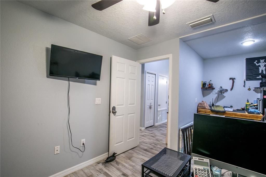 Active With Contract: $325,000 (2 beds, 2 baths, 1268 Square Feet)