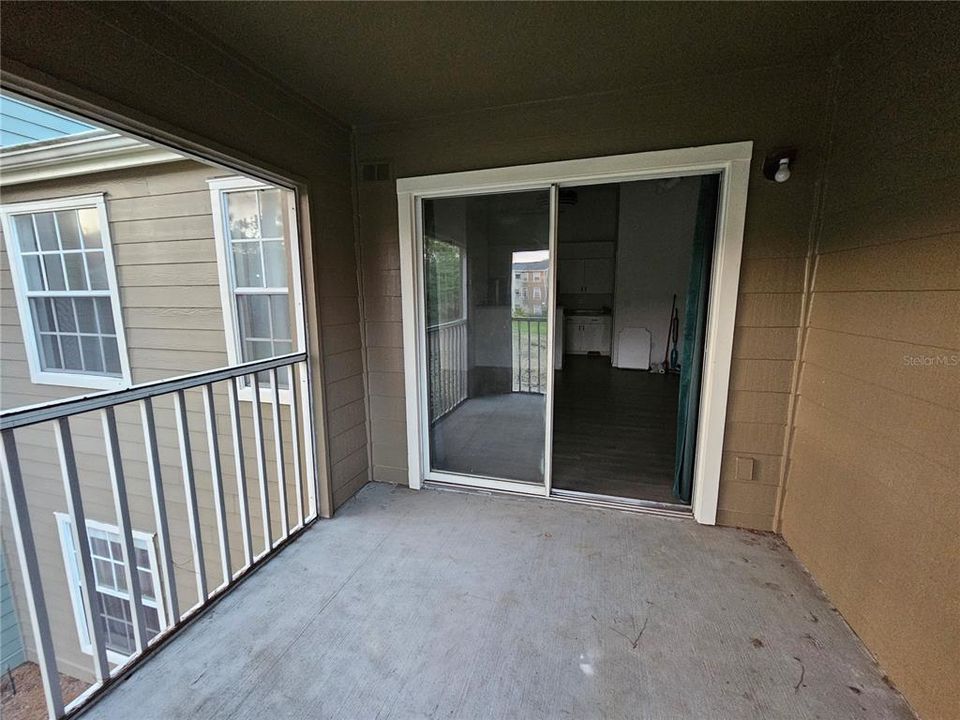 For Sale: $199,900 (2 beds, 2 baths, 874 Square Feet)