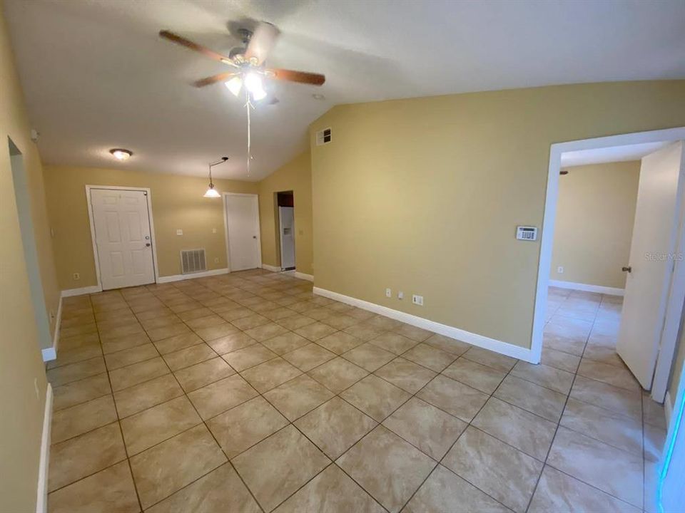 For Rent: $1,758 (3 beds, 2 baths, 1026 Square Feet)