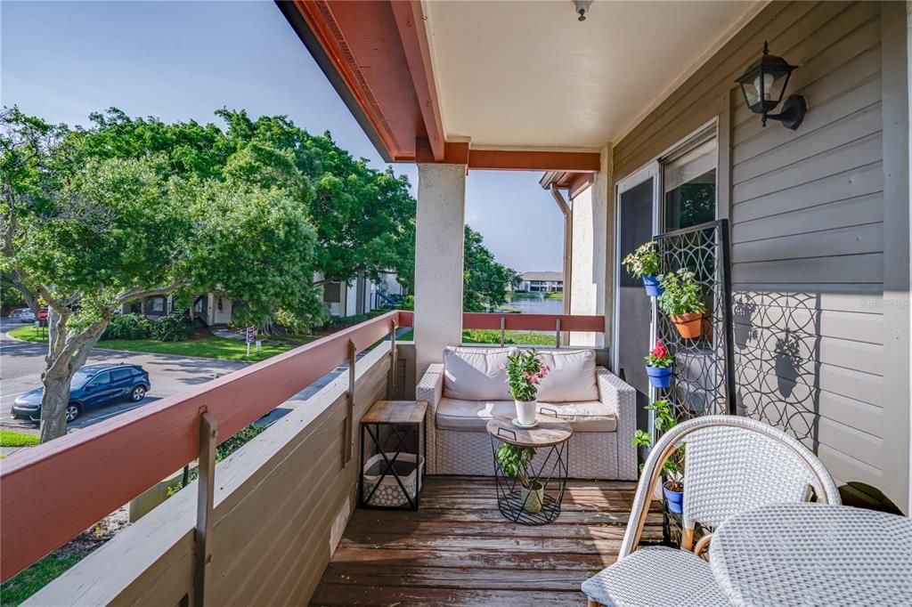 Active With Contract: $189,900 (1 beds, 1 baths, 742 Square Feet)