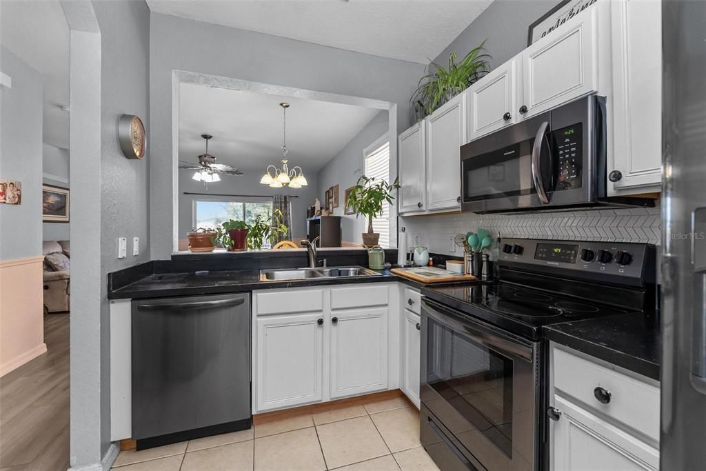 Active With Contract: $270,000 (4 beds, 3 baths, 1856 Square Feet)