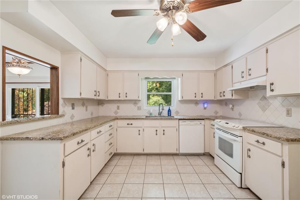 Active With Contract: $360,000 (4 beds, 2 baths, 1936 Square Feet)