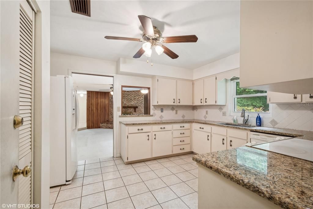 Active With Contract: $360,000 (4 beds, 2 baths, 1936 Square Feet)