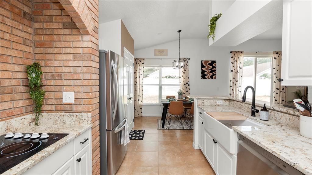 Active With Contract: $349,900 (3 beds, 2 baths, 1483 Square Feet)