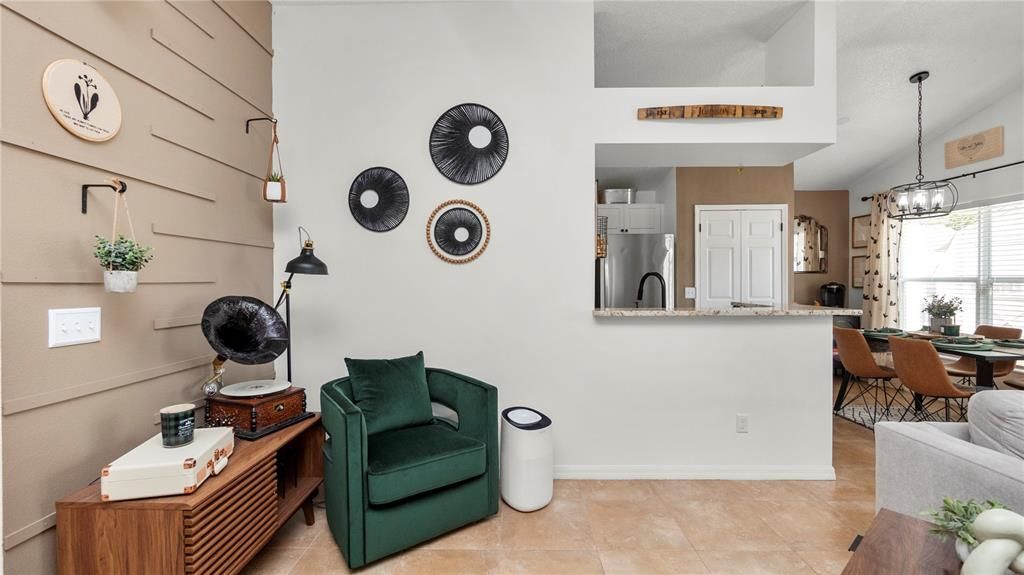 Active With Contract: $349,900 (3 beds, 2 baths, 1483 Square Feet)