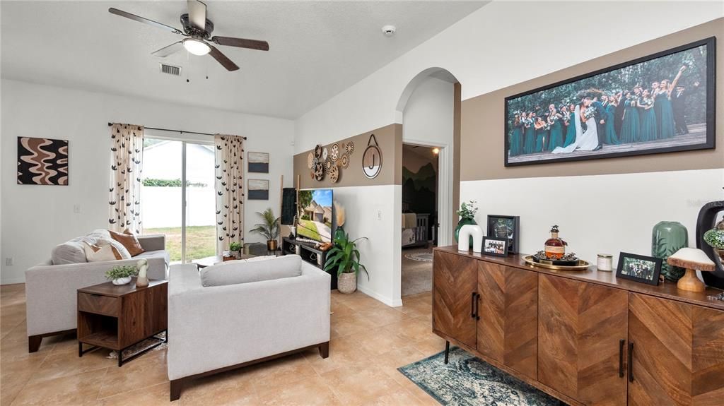 Active With Contract: $349,900 (3 beds, 2 baths, 1483 Square Feet)