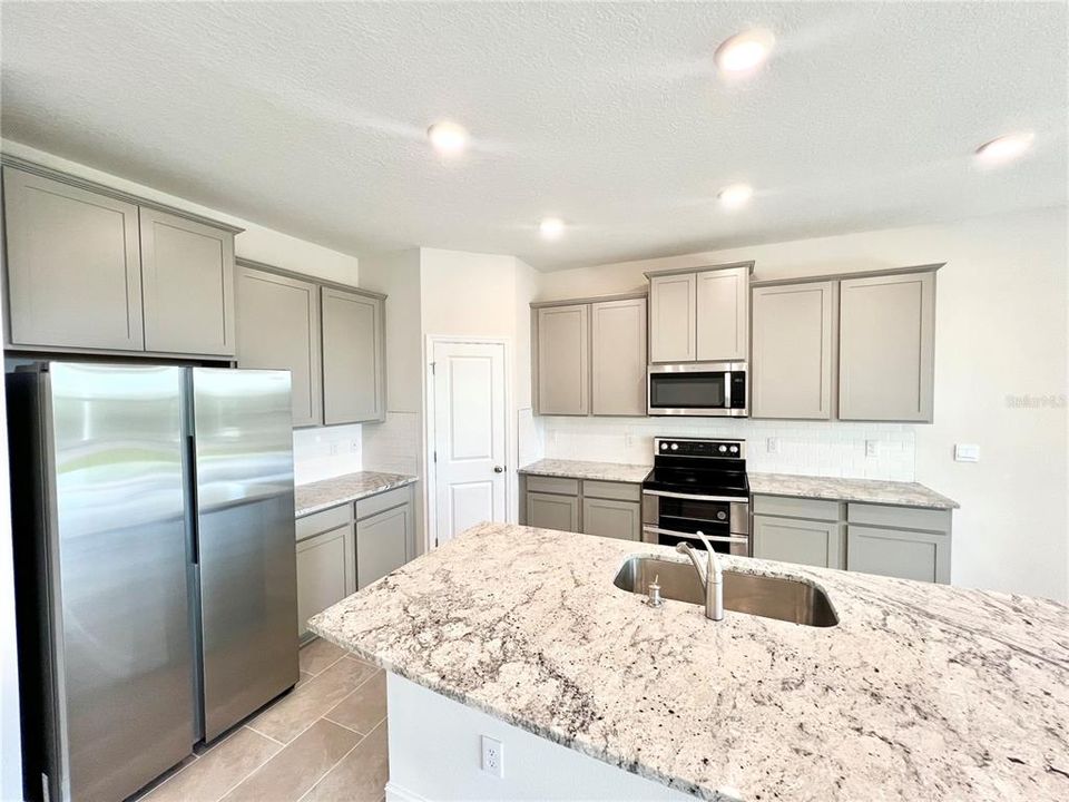 Active With Contract: $3,200 (4 beds, 2 baths, 2045 Square Feet)