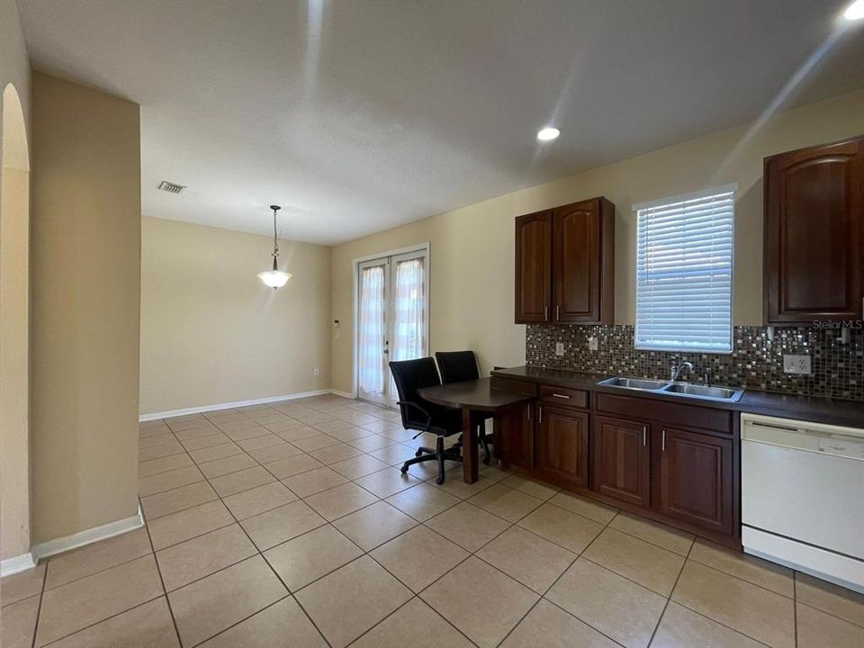 For Rent: $2,499 (3 beds, 2 baths, 1510 Square Feet)