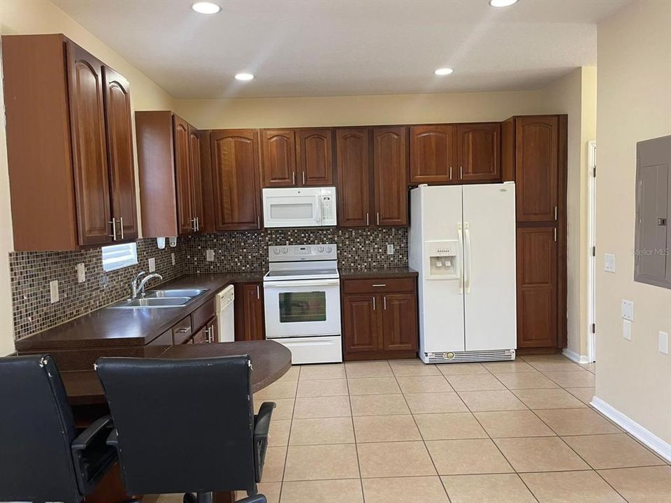 For Rent: $2,499 (3 beds, 2 baths, 1510 Square Feet)