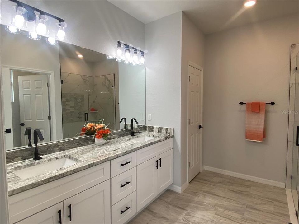 primary bath, double vanity, granite counter tops