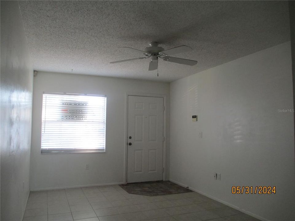 Recently Rented: $1,520 (2 beds, 1 baths, 704 Square Feet)