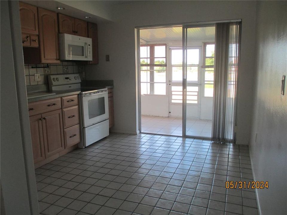 Recently Rented: $1,520 (2 beds, 1 baths, 704 Square Feet)