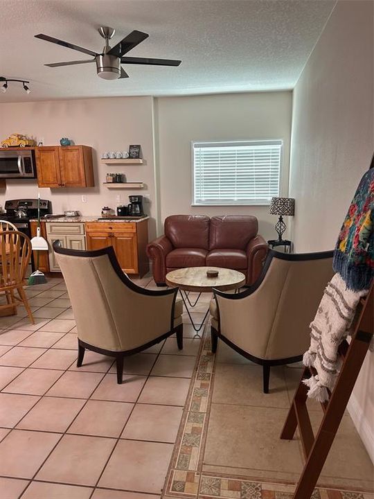 For Rent: $1,600 (1 beds, 1 baths, 800 Square Feet)