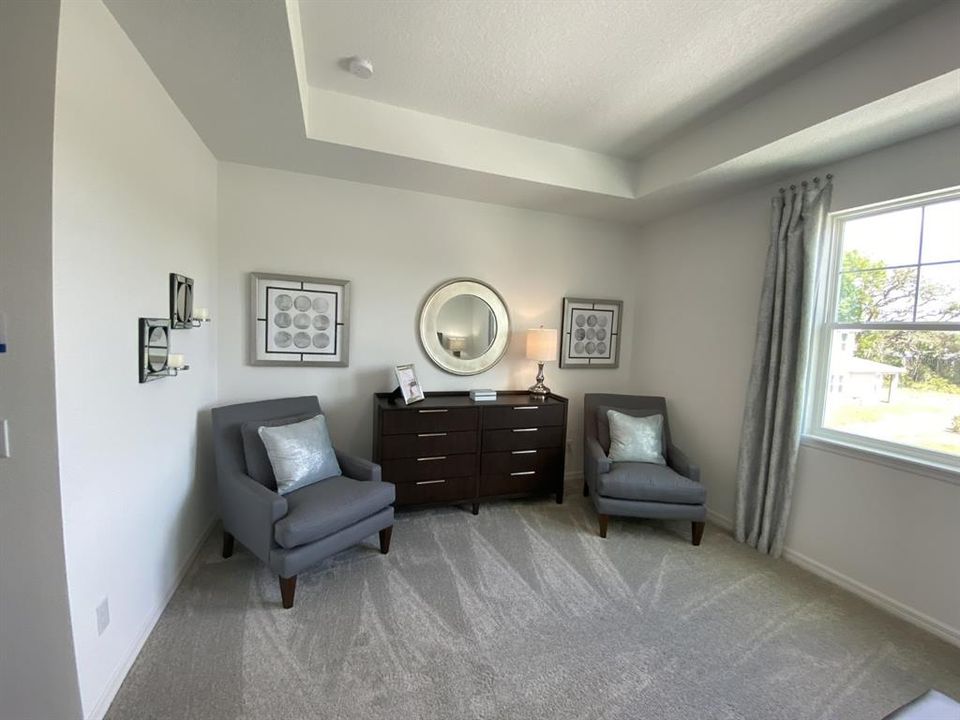 Active With Contract: $2,750 (3 beds, 2 baths, 2020 Square Feet)