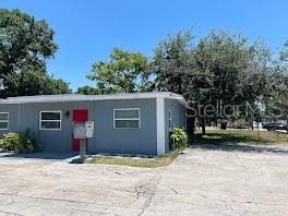 Active With Contract: $1,300 (2 beds, 1 baths, 700 Square Feet)