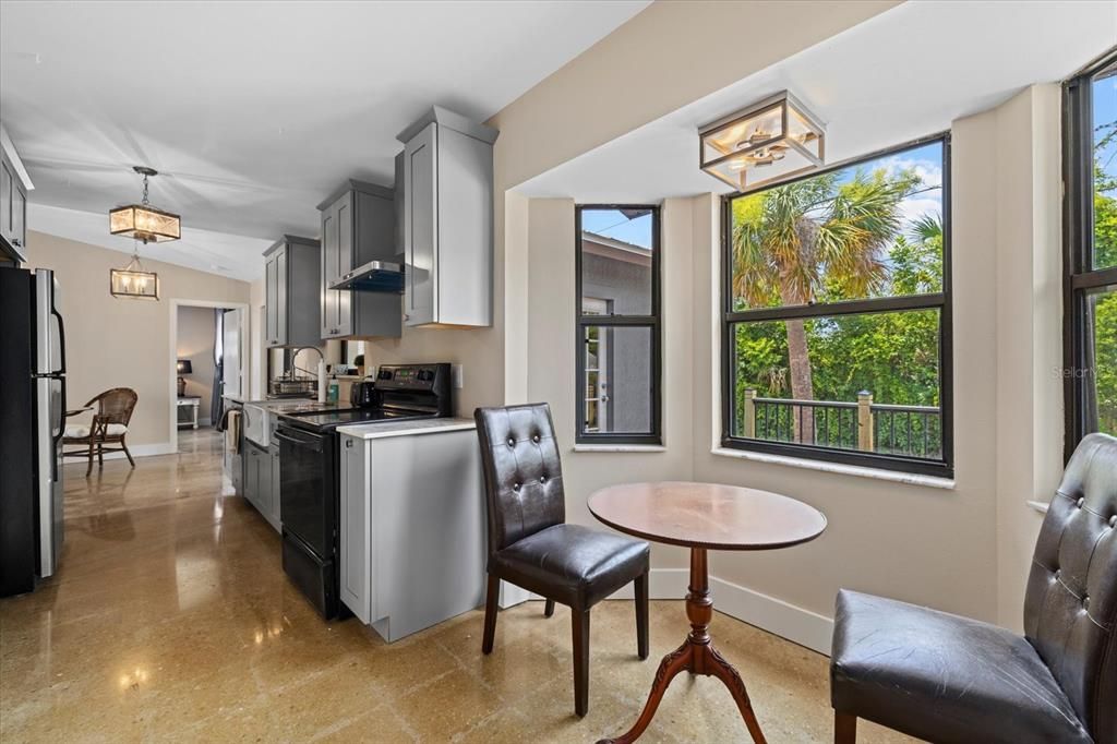 Active With Contract: $349,900 (2 beds, 2 baths, 1223 Square Feet)