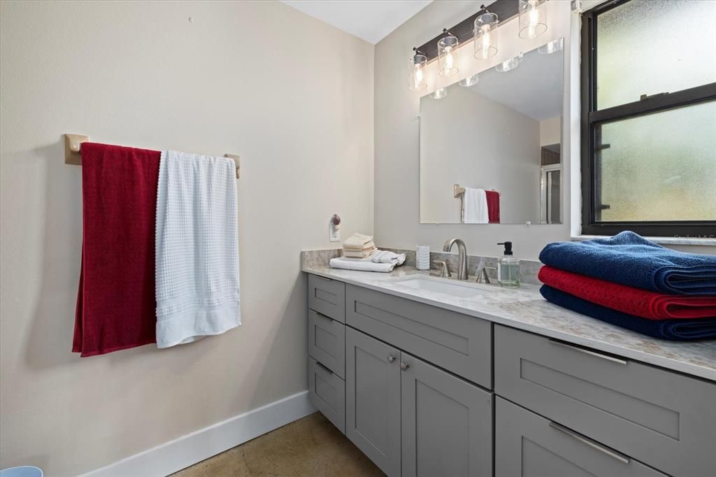 Active With Contract: $349,900 (2 beds, 2 baths, 1223 Square Feet)