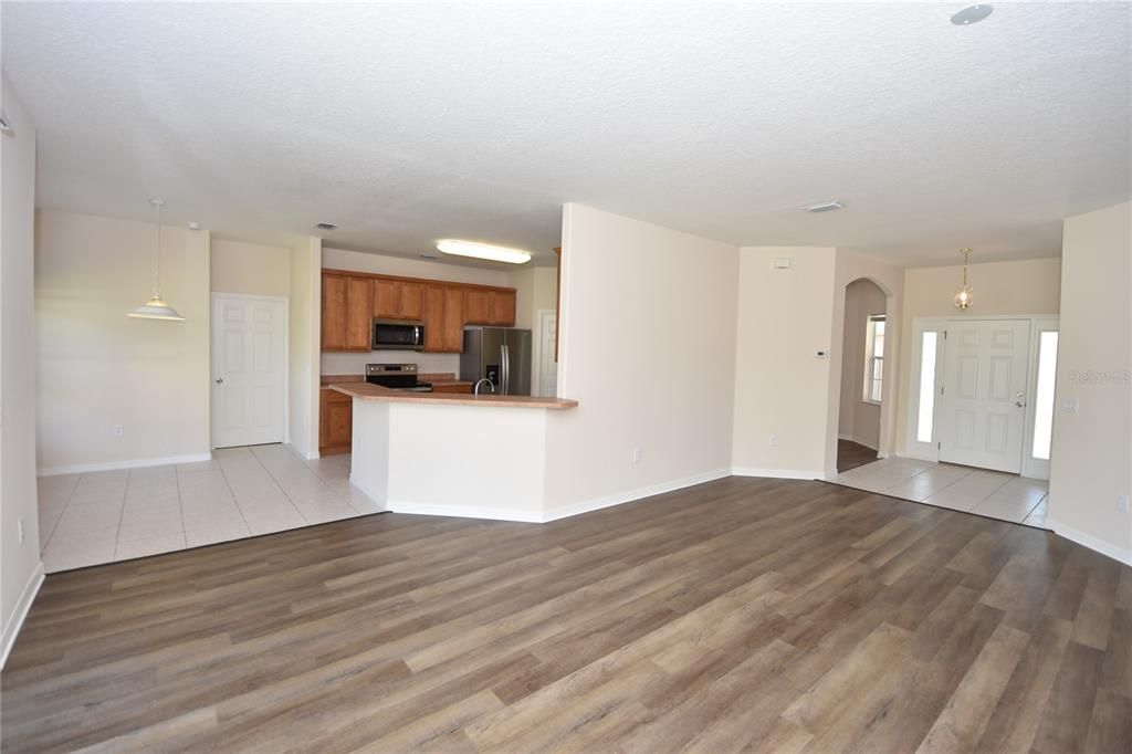 Active With Contract: $349,900 (4 beds, 2 baths, 2260 Square Feet)