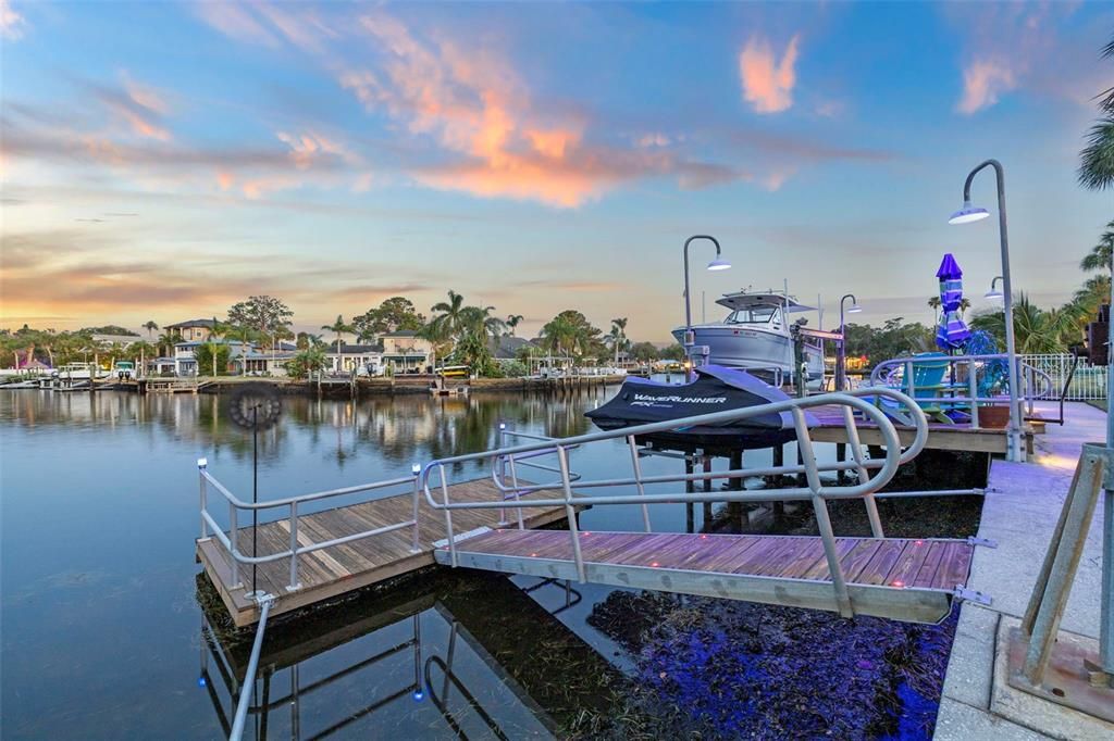 Floating dock in addition to extended dock with lift