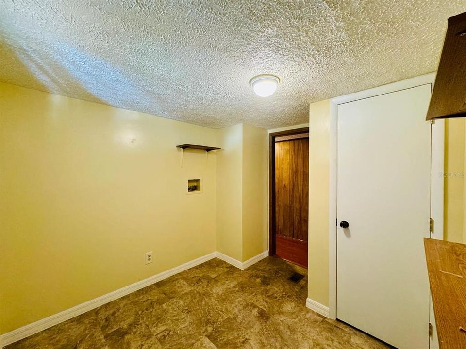 For Rent: $2,500 (2 beds, 1 baths, 672 Square Feet)