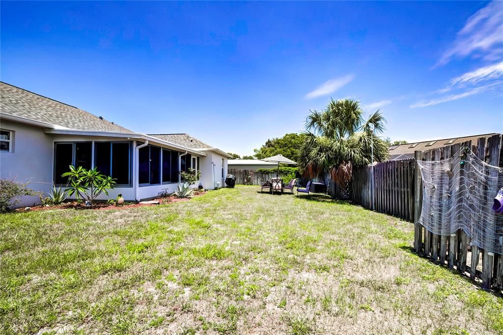 Active With Contract: $309,000 (3 beds, 2 baths, 2047 Square Feet)