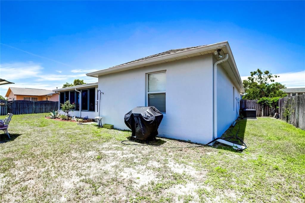 Active With Contract: $309,000 (3 beds, 2 baths, 2047 Square Feet)