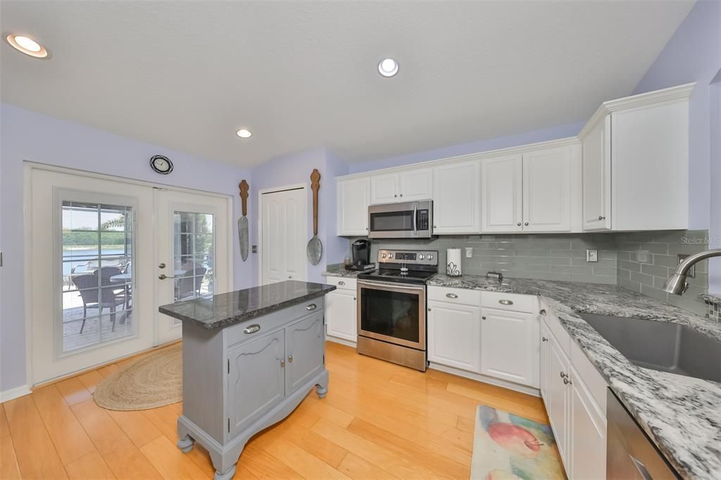 Active With Contract: $374,900 (3 beds, 2 baths, 1482 Square Feet)