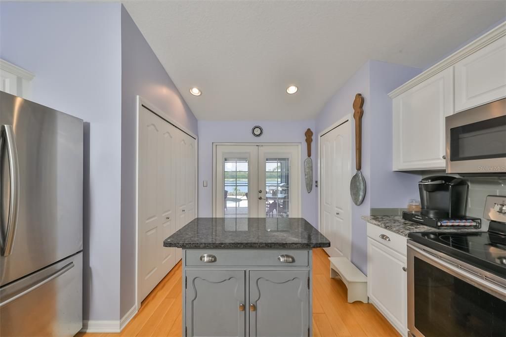 Active With Contract: $374,900 (3 beds, 2 baths, 1482 Square Feet)