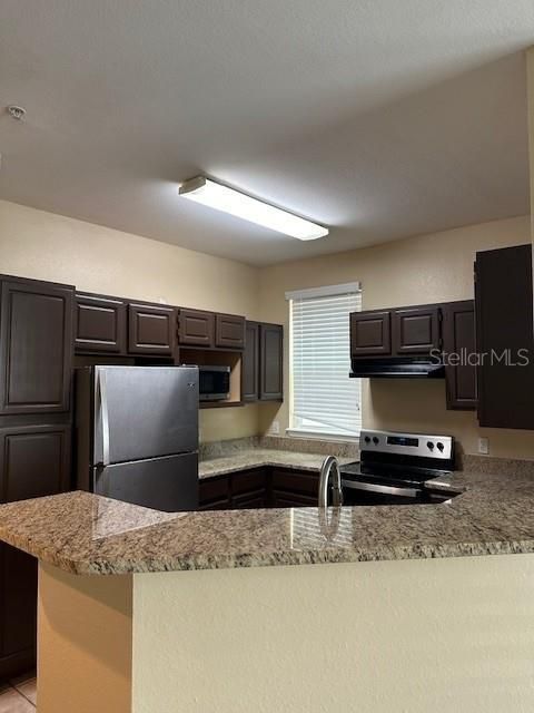 For Rent: $1,450 (1 beds, 1 baths, 885 Square Feet)