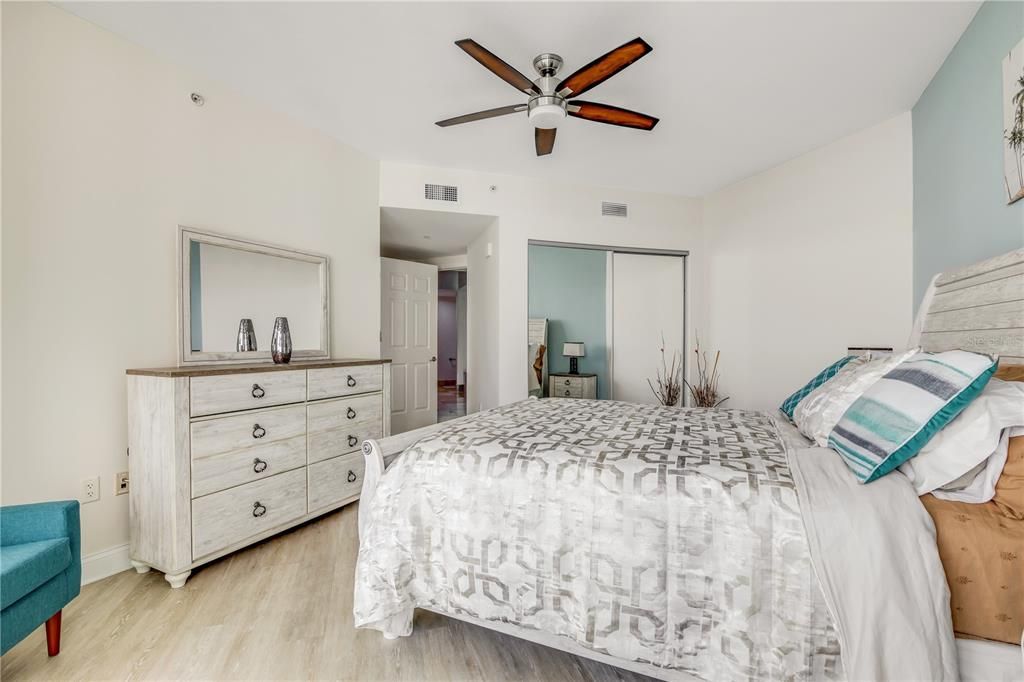 For Sale: $347,000 (2 beds, 2 baths, 1689 Square Feet)