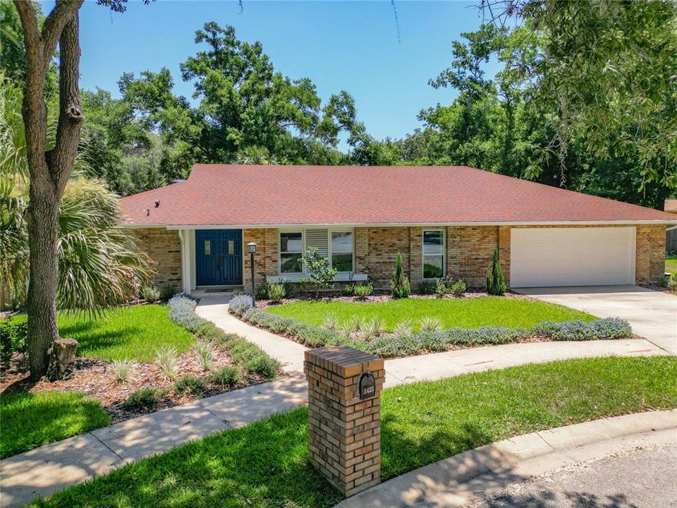 Active With Contract: $600,000 (4 beds, 2 baths, 2238 Square Feet)