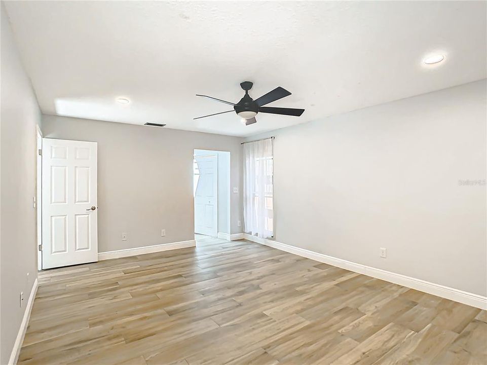 Active With Contract: $600,000 (4 beds, 2 baths, 2238 Square Feet)