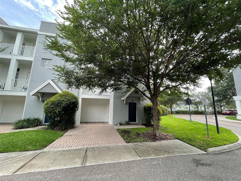 Active With Contract: $2,500 (3 beds, 3 baths, 1808 Square Feet)