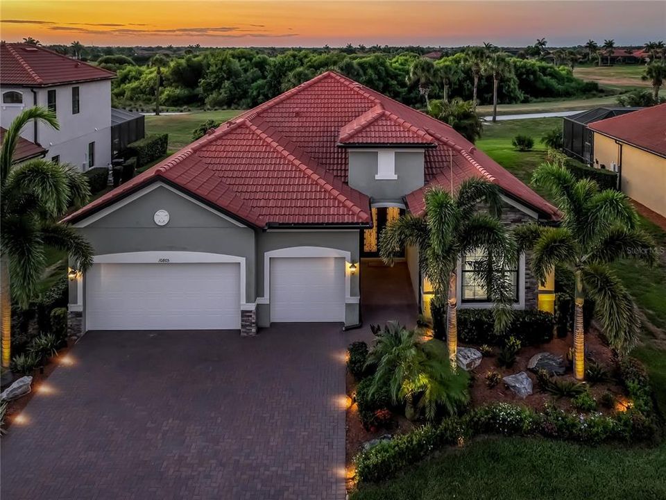 For Sale: $1,150,000 (3 beds, 3 baths, 2440 Square Feet)