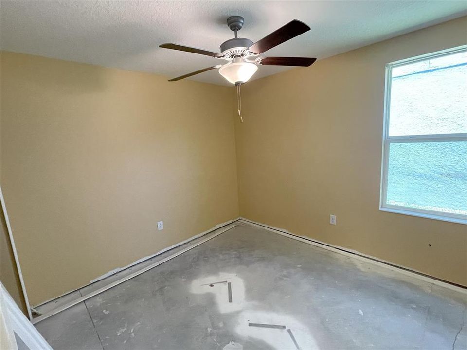 Active With Contract: $2,050 (3 beds, 2 baths, 1484 Square Feet)