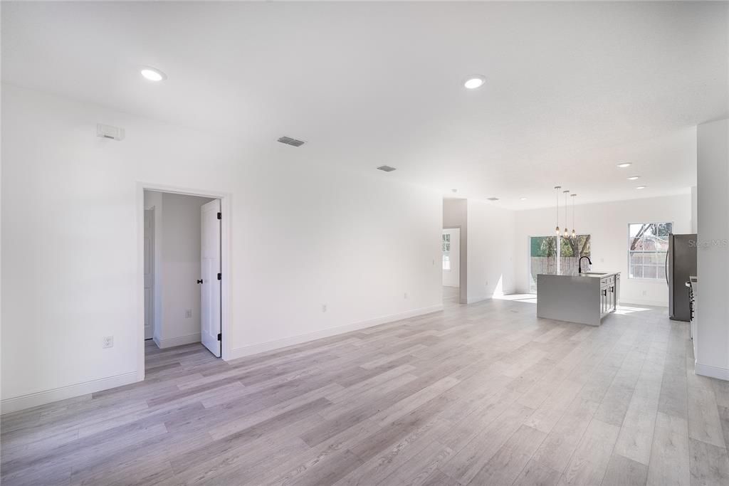 Active With Contract: $299,900 (4 beds, 2 baths, 1630 Square Feet)