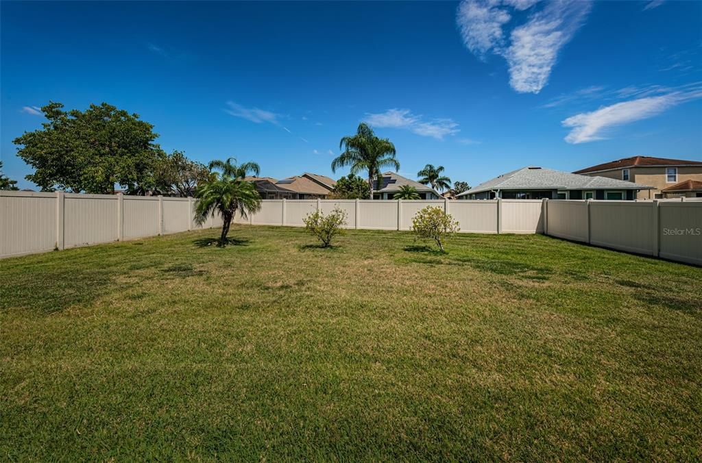 Large PVC Fenced Backyard